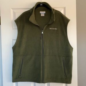 Men’s Columbia fleece vest- XL